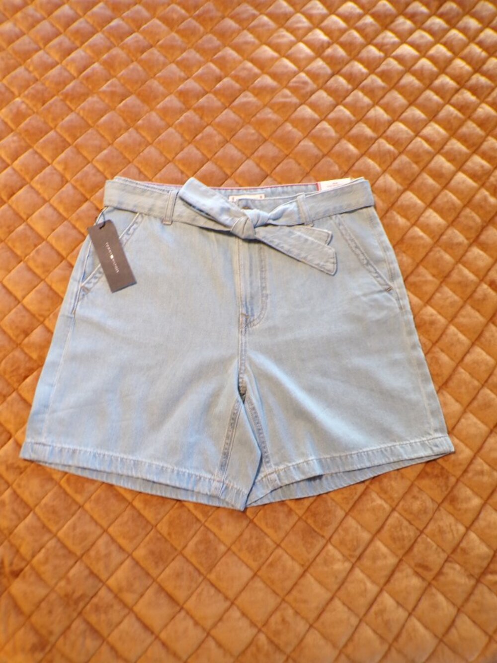 Tommy Hilfiger NWT Women's Light Blue Denim Short High-Rise Sizes: 8 or 10